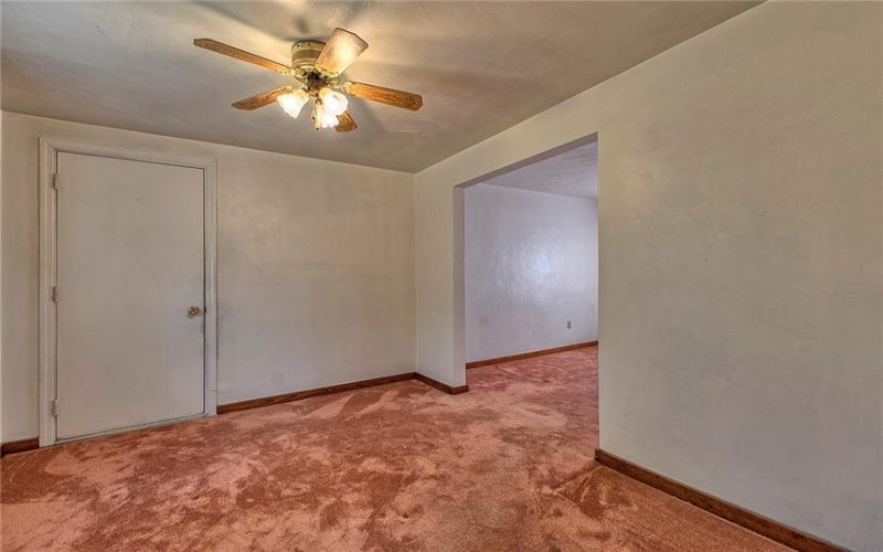90 Glenview Ave, Greensburg, 15601, 2 Bedrooms Bedrooms, 8 Rooms Rooms,1 BathroomBathrooms,Residential,For Sale,Glenview Ave,1700139