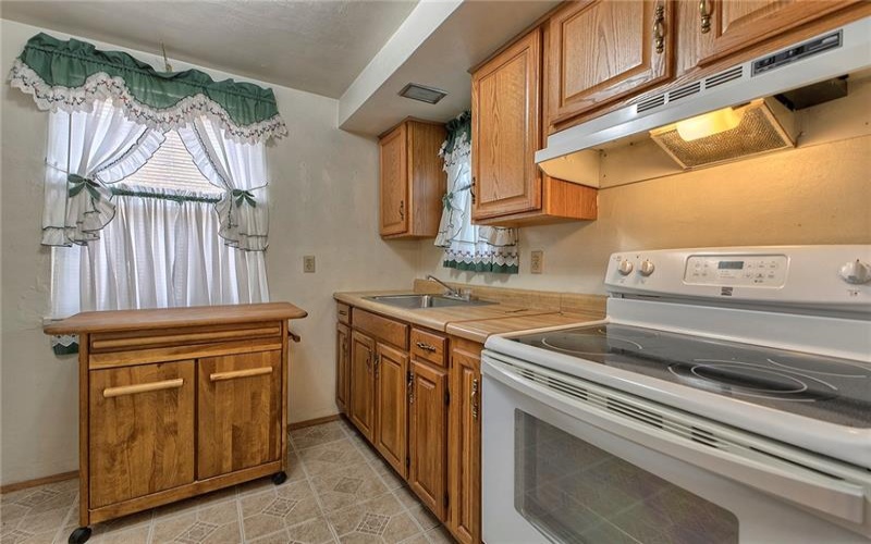 90 Glenview Ave, Greensburg, 15601, 2 Bedrooms Bedrooms, 8 Rooms Rooms,1 BathroomBathrooms,Residential,For Sale,Glenview Ave,1700139