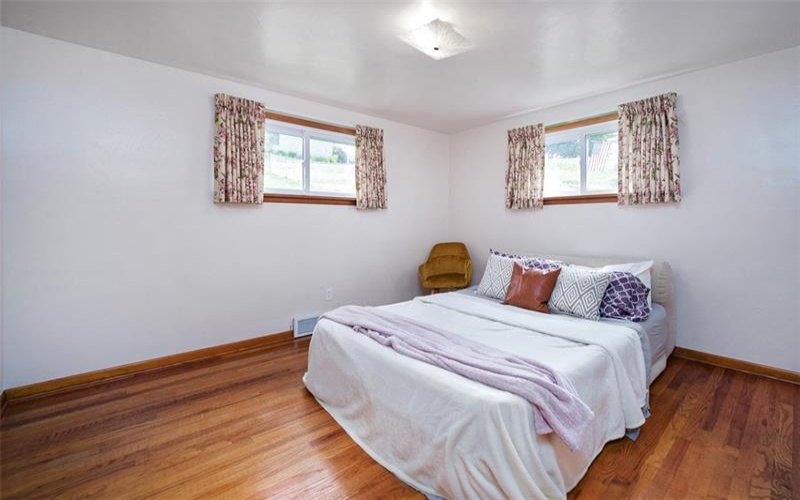 1104 Bennett Ave, Jeannette, 15644, 3 Bedrooms Bedrooms, ,1.1 BathroomsBathrooms,Residential,For Sale,Bennett Ave,1700153