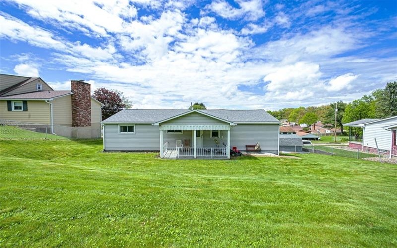 1104 Bennett Ave, Jeannette, 15644, 3 Bedrooms Bedrooms, ,1.1 BathroomsBathrooms,Residential,For Sale,Bennett Ave,1700153