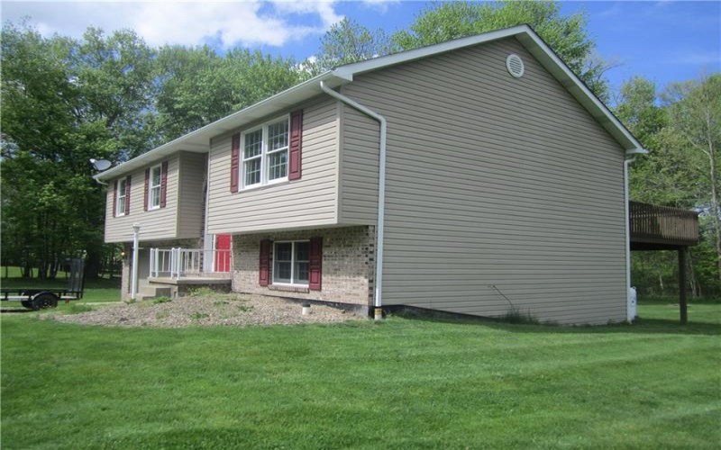 104 MAPLEWOOD AVE MAPLEWOOD AVE, CARMICHAELS, 15320, 3 Bedrooms Bedrooms, ,3 BathroomsBathrooms,Residential,For Sale,MAPLEWOOD AVE,1700161