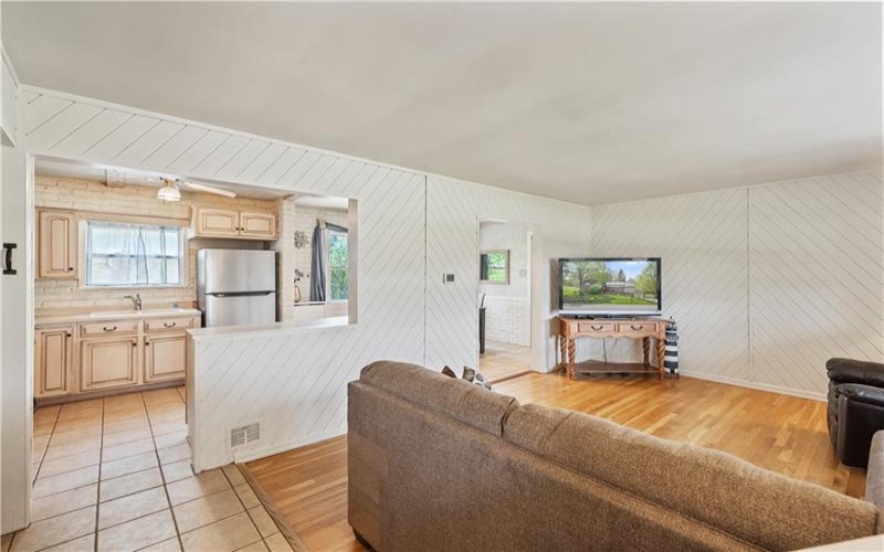 611 Cedar Grove Rd, Burgettstown, 15021, 4 Bedrooms Bedrooms, 10 Rooms Rooms,1.1 BathroomsBathrooms,Residential,For Sale,Cedar Grove Rd,1700171