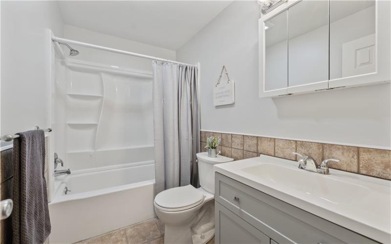 611 Cedar Grove Rd, Burgettstown, 15021, 4 Bedrooms Bedrooms, 10 Rooms Rooms,1.1 BathroomsBathrooms,Residential,For Sale,Cedar Grove Rd,1700171