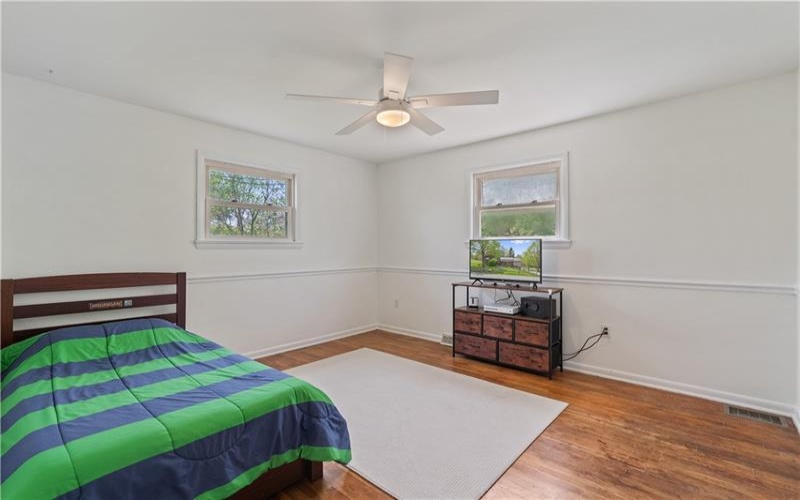 611 Cedar Grove Rd, Burgettstown, 15021, 4 Bedrooms Bedrooms, 10 Rooms Rooms,1.1 BathroomsBathrooms,Residential,For Sale,Cedar Grove Rd,1700171