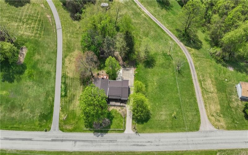 611 Cedar Grove Rd, Burgettstown, 15021, 4 Bedrooms Bedrooms, 10 Rooms Rooms,1.1 BathroomsBathrooms,Residential,For Sale,Cedar Grove Rd,1700171