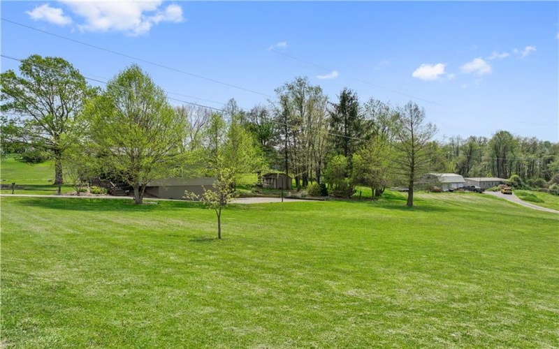 611 Cedar Grove Rd, Burgettstown, 15021, 4 Bedrooms Bedrooms, 10 Rooms Rooms,1.1 BathroomsBathrooms,Residential,For Sale,Cedar Grove Rd,1700171