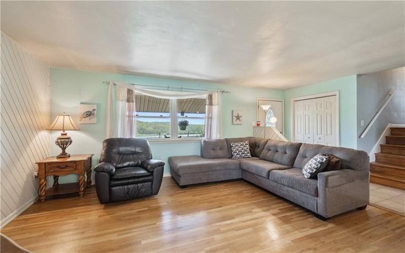 611 Cedar Grove Rd, Burgettstown, 15021, 4 Bedrooms Bedrooms, 10 Rooms Rooms,1.1 BathroomsBathrooms,Residential,For Sale,Cedar Grove Rd,1700171
