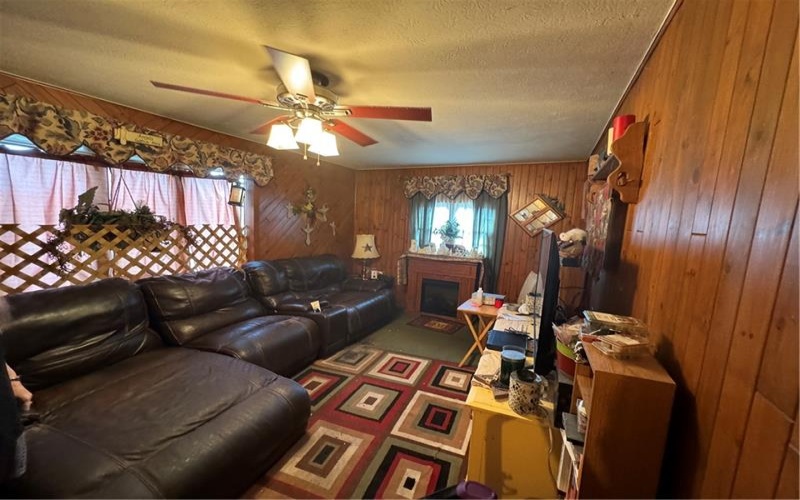 444 Franklin Farms Rd, Washington, 15301, 3 Bedrooms Bedrooms, 9 Rooms Rooms,1.1 BathroomsBathrooms,Residential,For Sale,Franklin Farms Rd,1671586