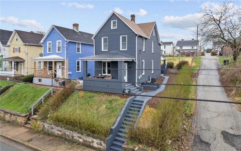 91 Watkins Avenue, Donora, 15033, 3 Bedrooms Bedrooms, 6 Rooms Rooms,1.1 BathroomsBathrooms,Residential,For Sale,Watkins Avenue,1695541
