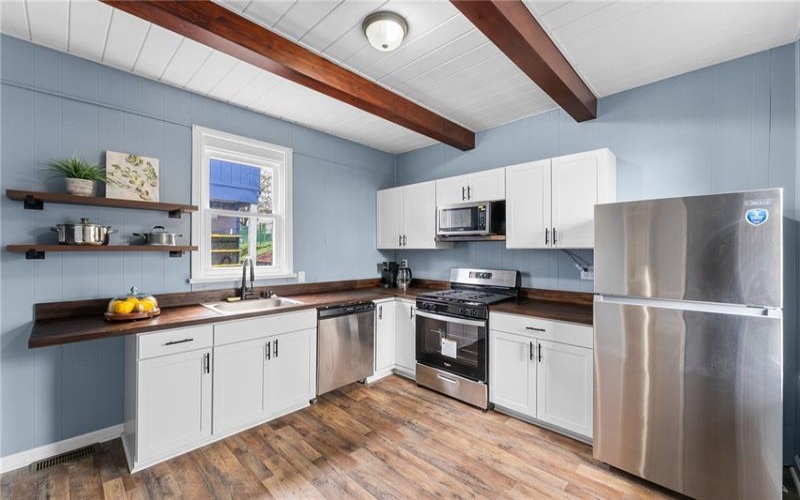 91 Watkins Avenue, Donora, 15033, 3 Bedrooms Bedrooms, 6 Rooms Rooms,1.1 BathroomsBathrooms,Residential,For Sale,Watkins Avenue,1695541
