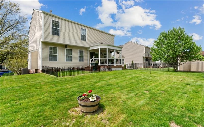 348 Treetop Dr, Canonsburg, 15317, 3 Bedrooms Bedrooms, 9 Rooms Rooms,2.1 BathroomsBathrooms,Residential,For Sale,Treetop Dr,1699877