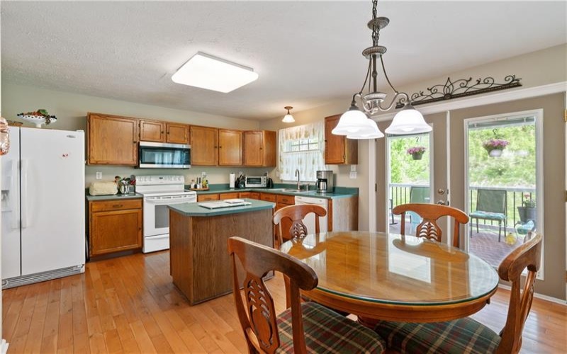 348 Treetop Dr, Canonsburg, 15317, 3 Bedrooms Bedrooms, 9 Rooms Rooms,2.1 BathroomsBathrooms,Residential,For Sale,Treetop Dr,1699877