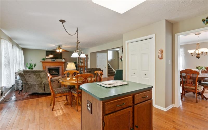 348 Treetop Dr, Canonsburg, 15317, 3 Bedrooms Bedrooms, 9 Rooms Rooms,2.1 BathroomsBathrooms,Residential,For Sale,Treetop Dr,1699877