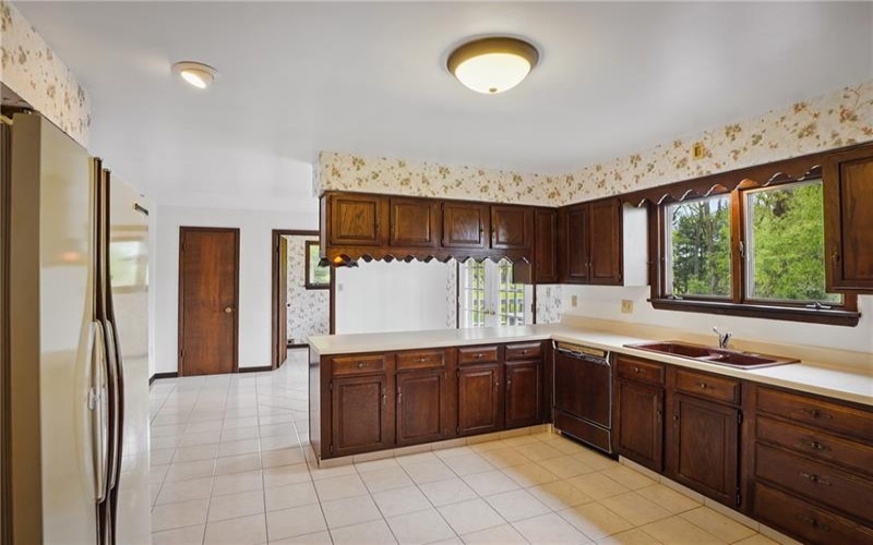 94 Nancy Ln, Canonsburg, 15317, 4 Bedrooms Bedrooms, 12 Rooms Rooms,2.1 BathroomsBathrooms,Residential,For Sale,Nancy Ln,1699883