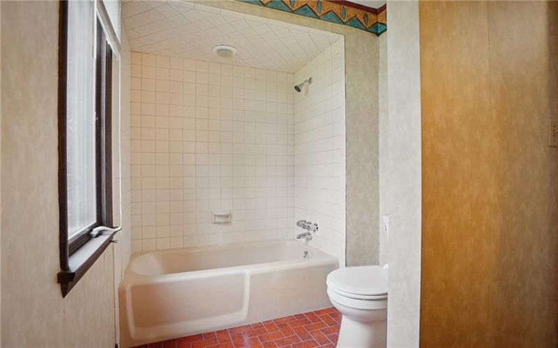 94 Nancy Ln, Canonsburg, 15317, 4 Bedrooms Bedrooms, 12 Rooms Rooms,2.1 BathroomsBathrooms,Residential,For Sale,Nancy Ln,1699883