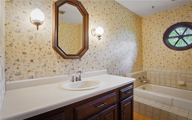 94 Nancy Ln, Canonsburg, 15317, 4 Bedrooms Bedrooms, 12 Rooms Rooms,2.1 BathroomsBathrooms,Residential,For Sale,Nancy Ln,1699883
