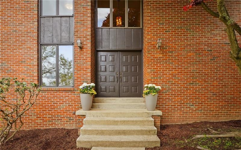 94 Nancy Ln, Canonsburg, 15317, 4 Bedrooms Bedrooms, 12 Rooms Rooms,2.1 BathroomsBathrooms,Residential,For Sale,Nancy Ln,1699883