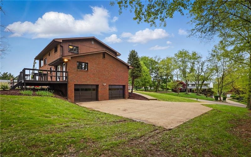 94 Nancy Ln, Canonsburg, 15317, 4 Bedrooms Bedrooms, 12 Rooms Rooms,2.1 BathroomsBathrooms,Residential,For Sale,Nancy Ln,1699883