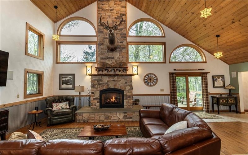 463 Gardner Road, Hidden Valley, 15502, 5 Bedrooms Bedrooms, 13 Rooms Rooms,3 BathroomsBathrooms,Residential,For Sale,Gardner Road,1699998