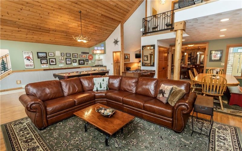 463 Gardner Road, Hidden Valley, 15502, 5 Bedrooms Bedrooms, 13 Rooms Rooms,3 BathroomsBathrooms,Residential,For Sale,Gardner Road,1699998