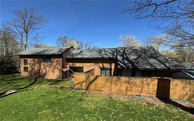 463 Gardner Road, Hidden Valley, 15502, 5 Bedrooms Bedrooms, 13 Rooms Rooms,3 BathroomsBathrooms,Residential,For Sale,Gardner Road,1699998