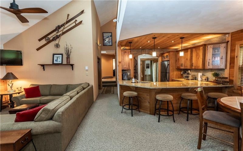 463 Gardner Road, Hidden Valley, 15502, 5 Bedrooms Bedrooms, 13 Rooms Rooms,3 BathroomsBathrooms,Residential,For Sale,Gardner Road,1699998