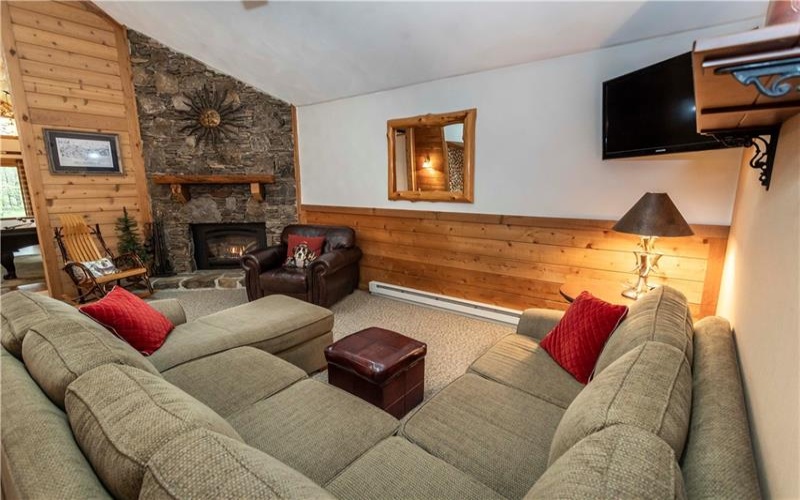 463 Gardner Road, Hidden Valley, 15502, 5 Bedrooms Bedrooms, 13 Rooms Rooms,3 BathroomsBathrooms,Residential,For Sale,Gardner Road,1699998