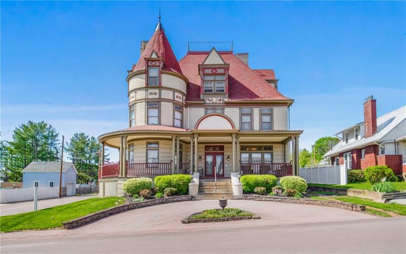 301 Meyers Ave, Meyersdale, 15552, 6 Bedrooms Bedrooms, ,6.2 BathroomsBathrooms,Residential,For Sale,Meyers Ave,1700007