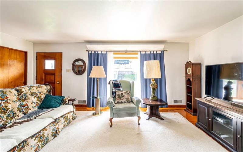642 Washington Street, Bolivar, 15923, 3 Bedrooms Bedrooms, 6 Rooms Rooms,1.1 BathroomsBathrooms,Residential,For Sale,Washington Street,1700029