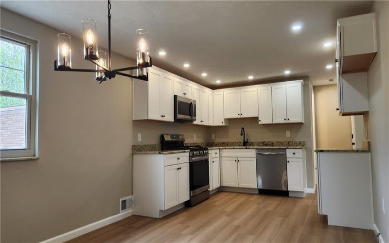 125 Buena Vista, Delmont, 15626, 4 Bedrooms Bedrooms, 9 Rooms Rooms,2 BathroomsBathrooms,Residential,For Sale,Buena Vista,1700049