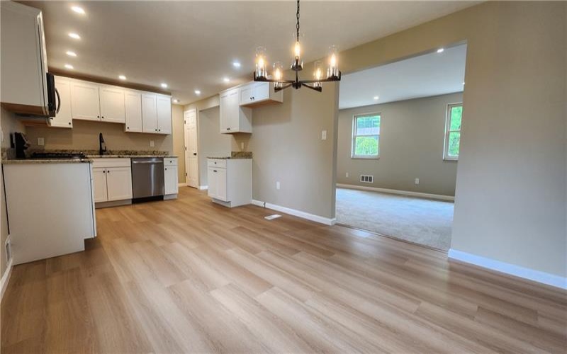 125 Buena Vista, Delmont, 15626, 4 Bedrooms Bedrooms, 9 Rooms Rooms,2 BathroomsBathrooms,Residential,For Sale,Buena Vista,1700049