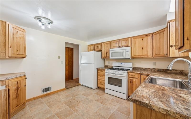 153 Sunrise Dr, Irwin, 15642, 3 Bedrooms Bedrooms, 6 Rooms Rooms,1.2 BathroomsBathrooms,Residential,For Sale,Sunrise Dr,1700177