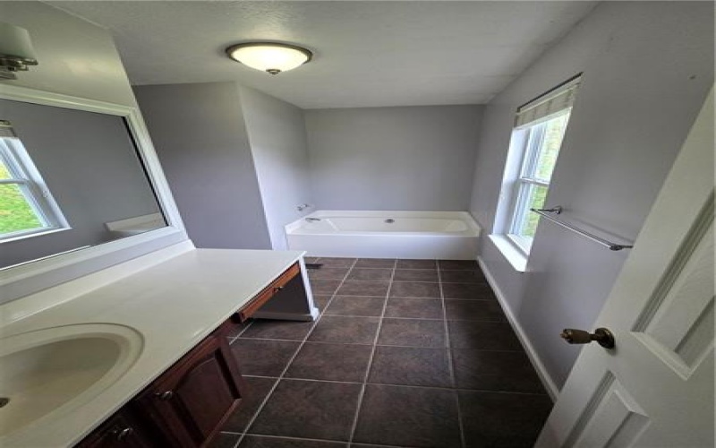 1340 Morgan Cir, Canonsburg, 15317, 4 Bedrooms Bedrooms, 10 Rooms Rooms,2.2 BathroomsBathrooms,Residential,For Sale,Morgan Cir,1700251