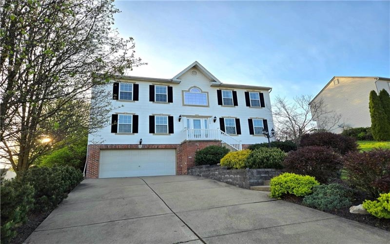 1340 Morgan Cir, Canonsburg, 15317, 4 Bedrooms Bedrooms, 10 Rooms Rooms,2.2 BathroomsBathrooms,Residential,For Sale,Morgan Cir,1700251