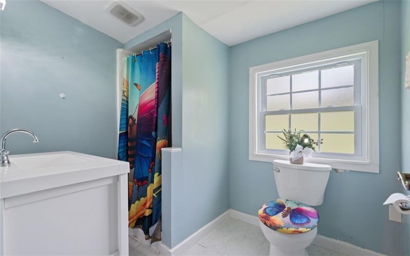 10 Chestnut Lane, Finleyville, 15332, 6 Bedrooms Bedrooms, 14 Rooms Rooms,3.1 BathroomsBathrooms,Residential,For Sale,Chestnut Lane,1700276