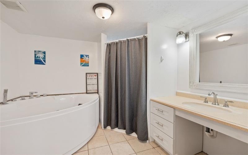 10 Chestnut Lane, Finleyville, 15332, 6 Bedrooms Bedrooms, 14 Rooms Rooms,3.1 BathroomsBathrooms,Residential,For Sale,Chestnut Lane,1700276