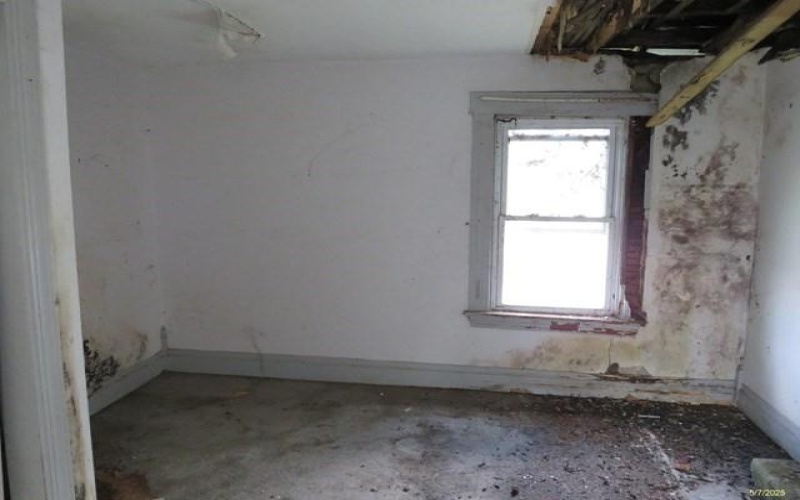 1080 Bruce St, Washington, 15301, 3 Bedrooms Bedrooms, 6 Rooms Rooms,1 BathroomBathrooms,Residential,For Sale,Bruce St,1700284