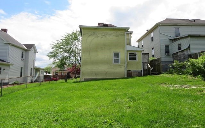 1080 Bruce St, Washington, 15301, 3 Bedrooms Bedrooms, 6 Rooms Rooms,1 BathroomBathrooms,Residential,For Sale,Bruce St,1700284