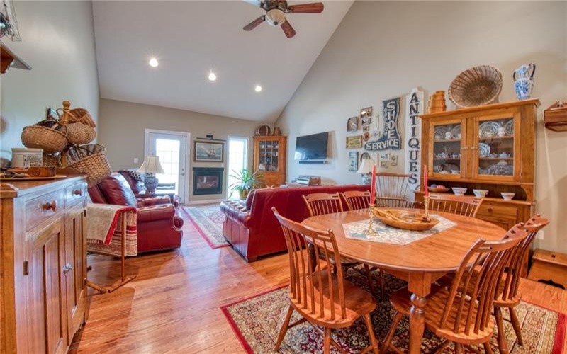 1098 Bayberry Dr, Canonsburg, 15317, 4 Bedrooms Bedrooms, 12 Rooms Rooms,2.2 BathroomsBathrooms,Residential,For Sale,Bayberry Dr,1699894