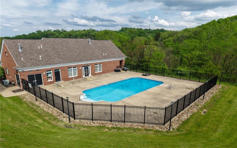 1098 Bayberry Dr, Canonsburg, 15317, 4 Bedrooms Bedrooms, 12 Rooms Rooms,2.2 BathroomsBathrooms,Residential,For Sale,Bayberry Dr,1699894