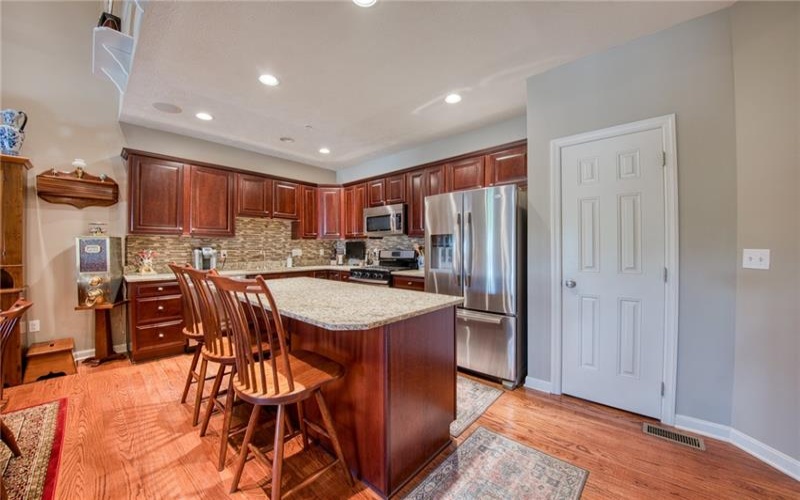 1098 Bayberry Dr, Canonsburg, 15317, 4 Bedrooms Bedrooms, 12 Rooms Rooms,2.2 BathroomsBathrooms,Residential,For Sale,Bayberry Dr,1699894