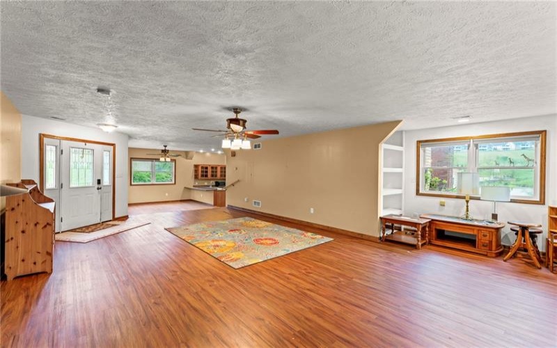 128 Evergreen Dr, Canonsburg, 15317, 2 Bedrooms Bedrooms, 8 Rooms Rooms,1.1 BathroomsBathrooms,Residential,For Sale,Evergreen Dr,1699970