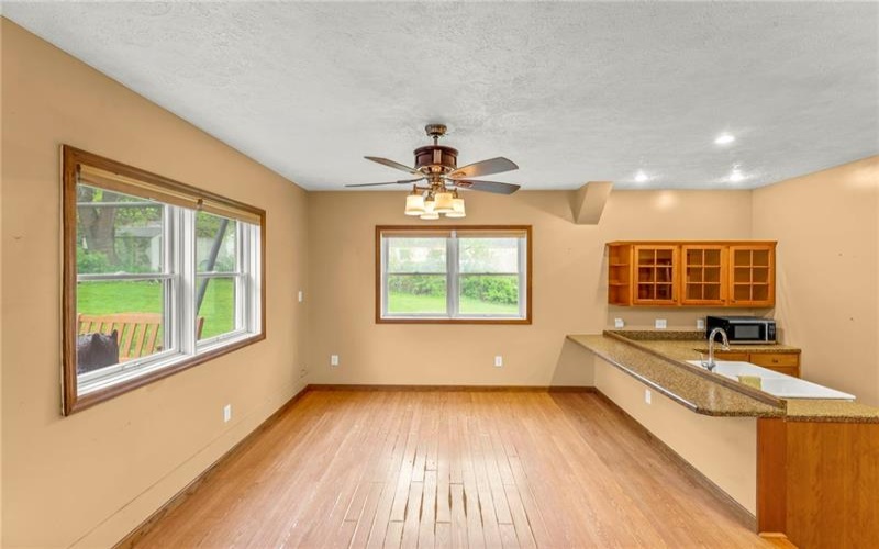 128 Evergreen Dr, Canonsburg, 15317, 2 Bedrooms Bedrooms, 8 Rooms Rooms,1.1 BathroomsBathrooms,Residential,For Sale,Evergreen Dr,1699970