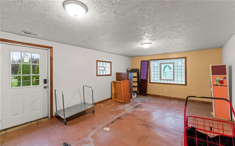 128 Evergreen Dr, Canonsburg, 15317, 2 Bedrooms Bedrooms, 8 Rooms Rooms,1.1 BathroomsBathrooms,Residential,For Sale,Evergreen Dr,1699970