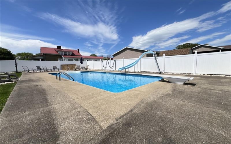 310 Dixon Blvd, Uniontown, 15401, 4 Bedrooms Bedrooms, ,3 BathroomsBathrooms,Residential,For Sale,Dixon Blvd,1700160