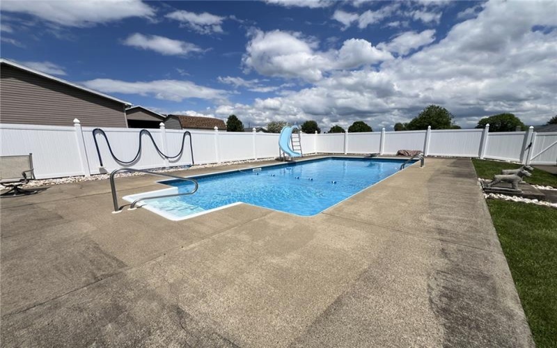 310 Dixon Blvd, Uniontown, 15401, 4 Bedrooms Bedrooms, ,3 BathroomsBathrooms,Residential,For Sale,Dixon Blvd,1700160