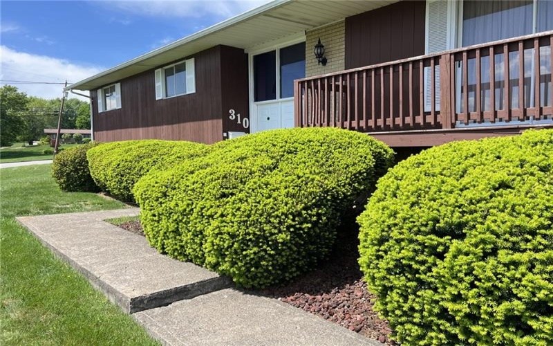 310 Dixon Blvd, Uniontown, 15401, 4 Bedrooms Bedrooms, ,3 BathroomsBathrooms,Residential,For Sale,Dixon Blvd,1700160