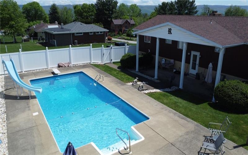 310 Dixon Blvd, Uniontown, 15401, 4 Bedrooms Bedrooms, ,3 BathroomsBathrooms,Residential,For Sale,Dixon Blvd,1700160
