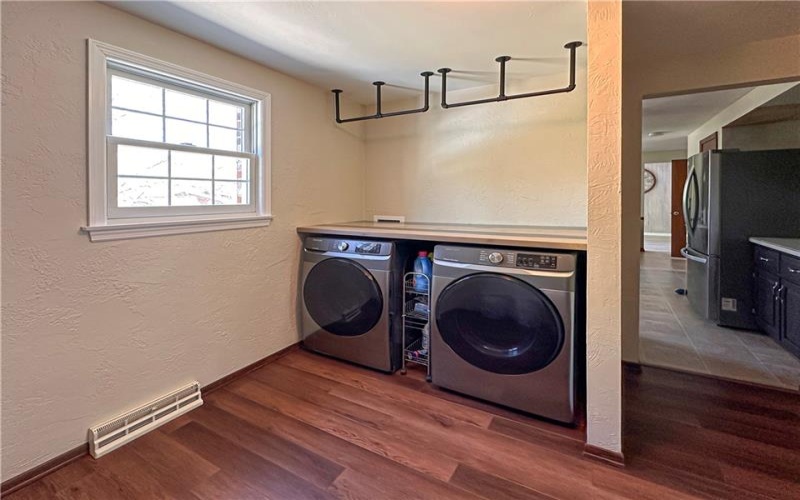 540 Hickory Ln, Houston, 15342, 3 Bedrooms Bedrooms, 8 Rooms Rooms,3.1 BathroomsBathrooms,Residential,For Sale,Hickory Ln,1700234