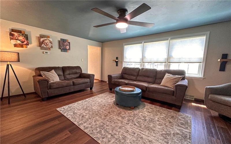 540 Hickory Ln, Houston, 15342, 3 Bedrooms Bedrooms, 8 Rooms Rooms,3.1 BathroomsBathrooms,Residential,For Sale,Hickory Ln,1700234
